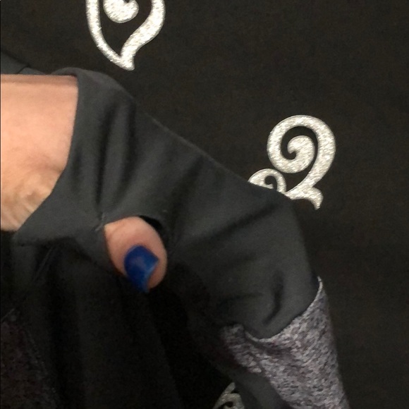 active wear hooded shirt - Picture 2 of 5